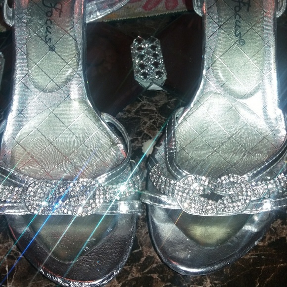 Silver & Diamond heels - Picture 2 of 4